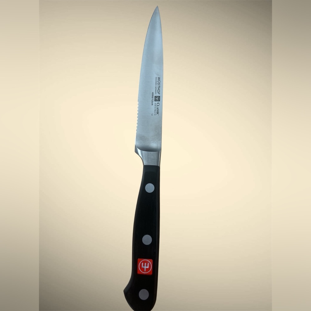 Wusthof Black Semi-Serrated Utility Knife - Picture 3 of 7